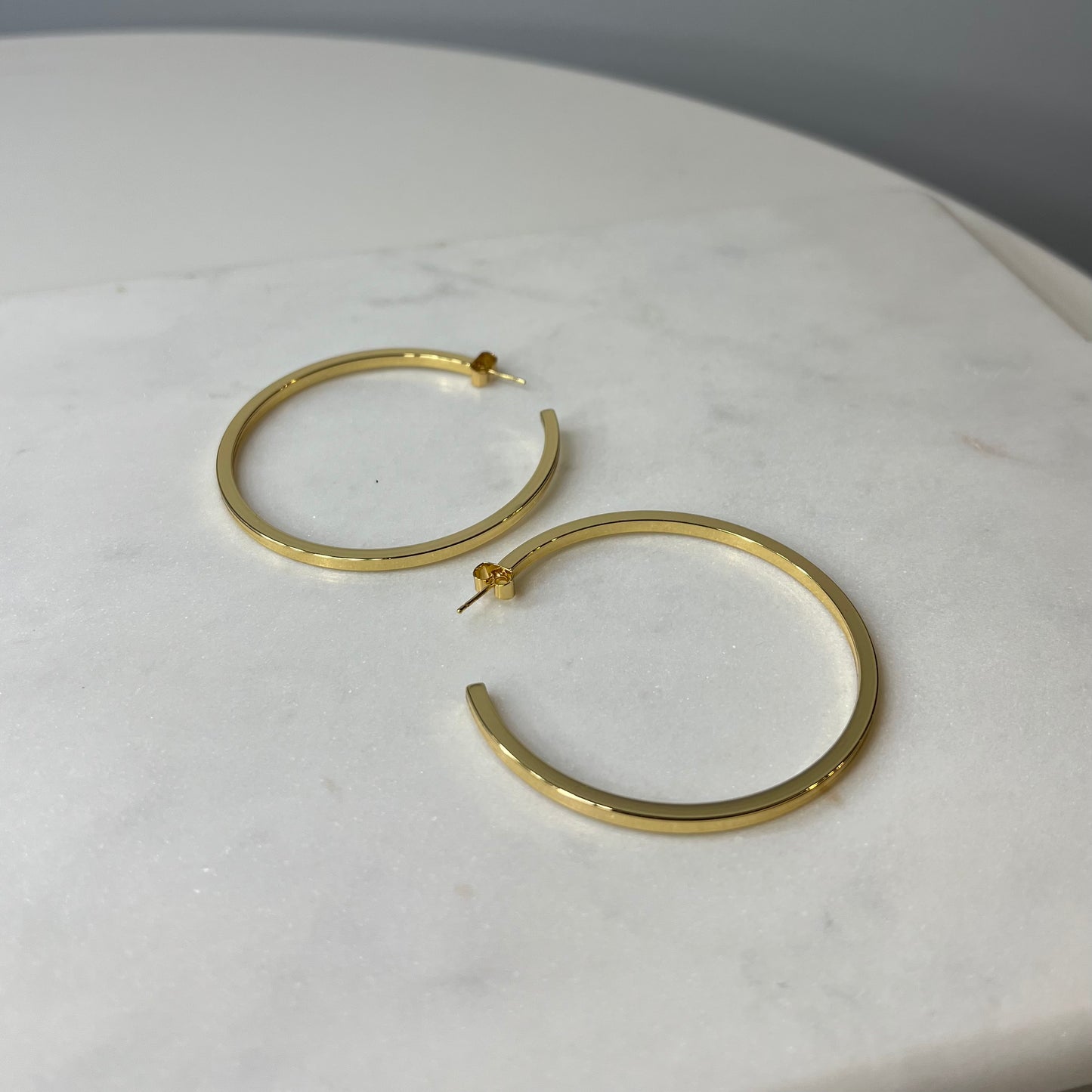 Carmen Hoops in Gold