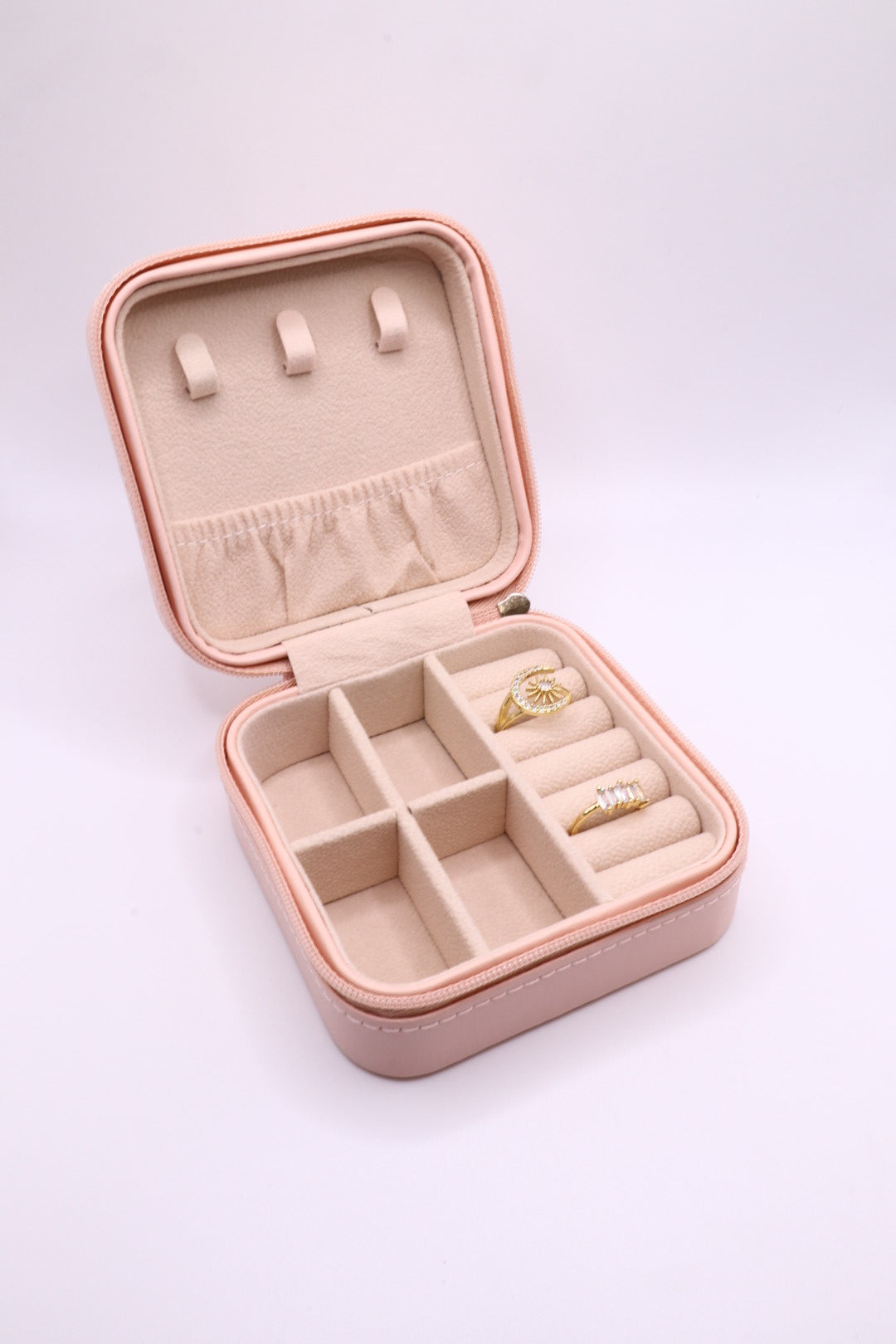 Rosalie Jewelry Case in Matte Pink