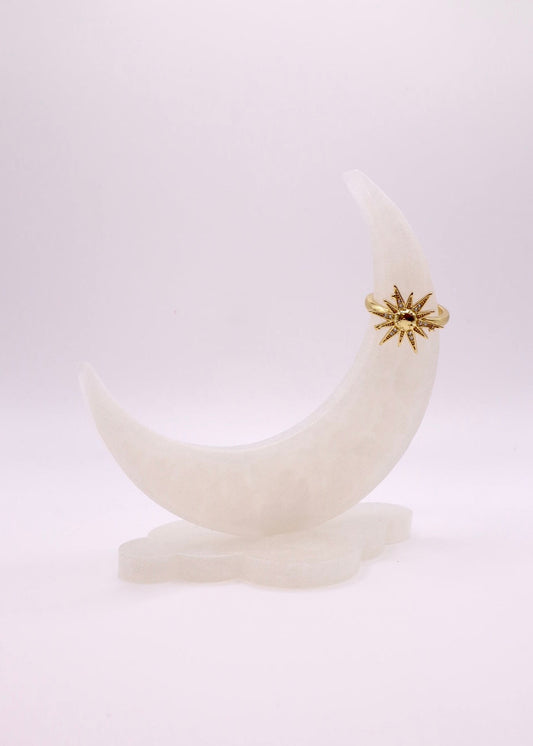 Moon Ring Holder in Metallic White